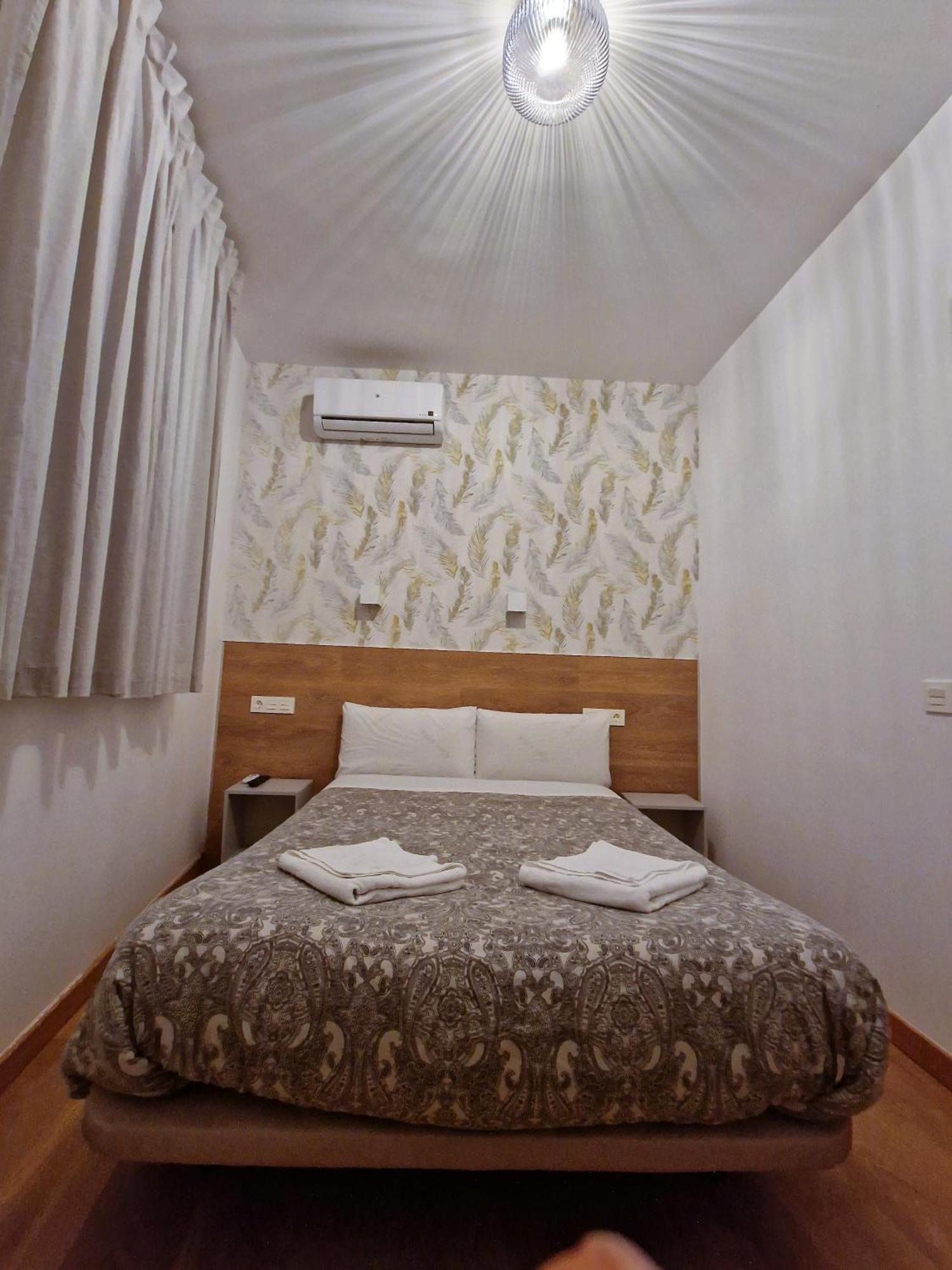 Hostal A Nuestra Senora De La Paloma Madri Exterior foto