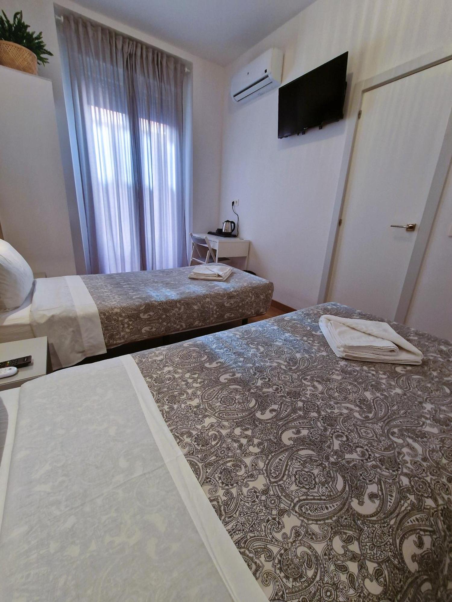 Hostal A Nuestra Senora De La Paloma Madri Exterior foto