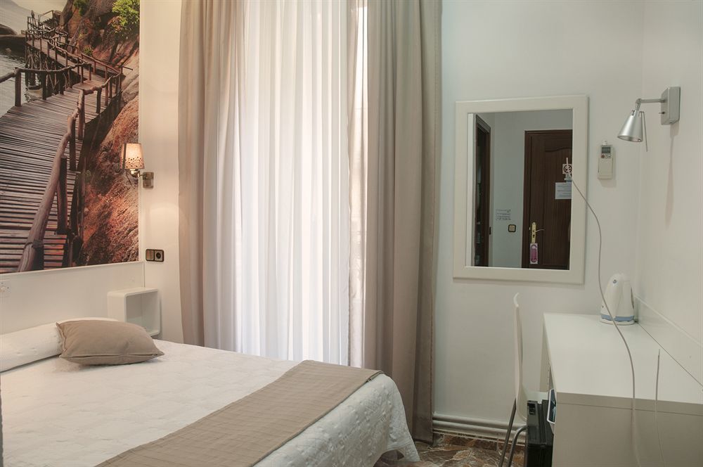 Hostal A Nuestra Senora De La Paloma Madri Exterior foto