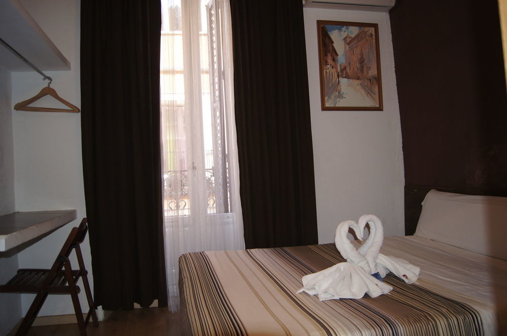 Hostal A Nuestra Senora De La Paloma Madri Exterior foto